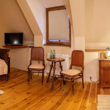 Boutique Pracharen Hotel