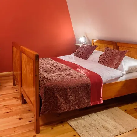 Boutique Pracháreň 4*